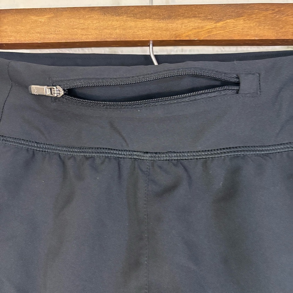Under Armour Women's Athletic Sporty Black Shorts Size M - Picture 9 of 12